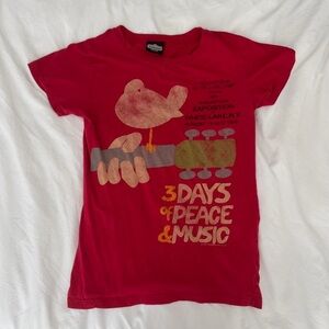 vintage woodstock music festival graphic tee